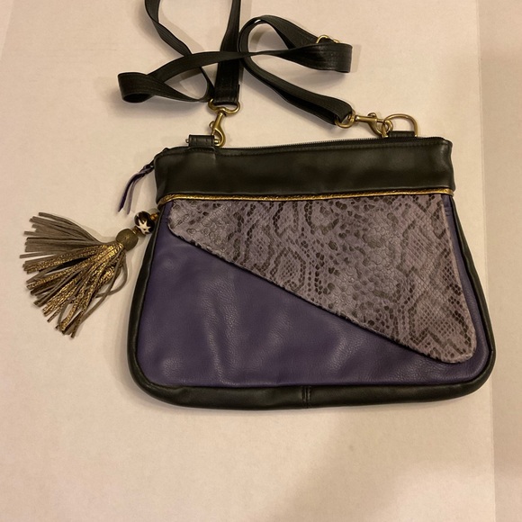 Leather KC Stylish Purple and Black Crossbody Bag - Picture 1 of 9